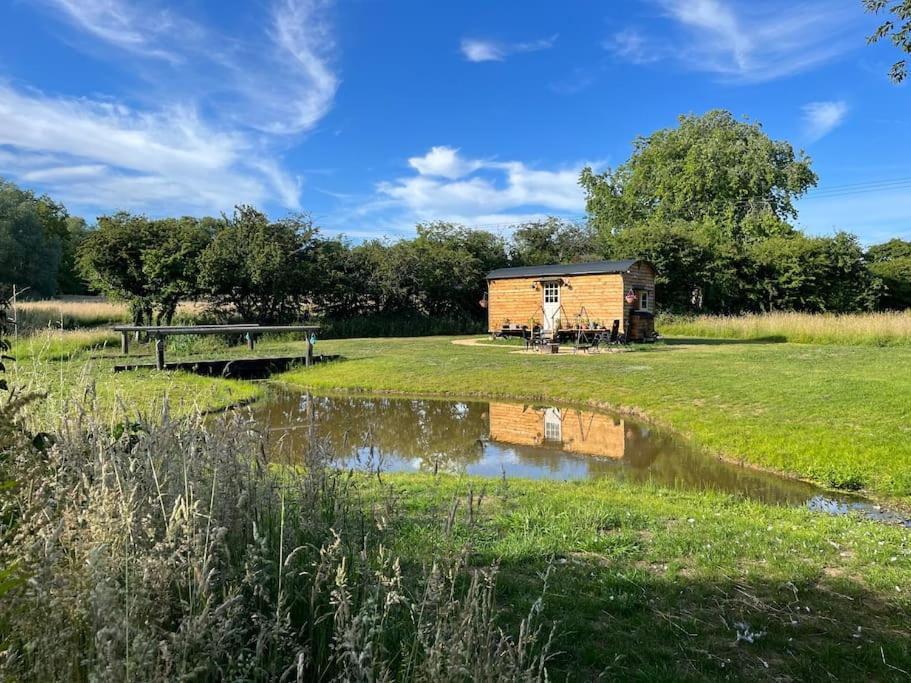 Mountbatten Shepherds Hut & Buckhurst Shepherds Hut Ashford  Exterior photo