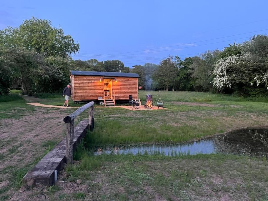 Mountbatten Shepherds Hut & Buckhurst Shepherds Hut Ashford  Exterior photo